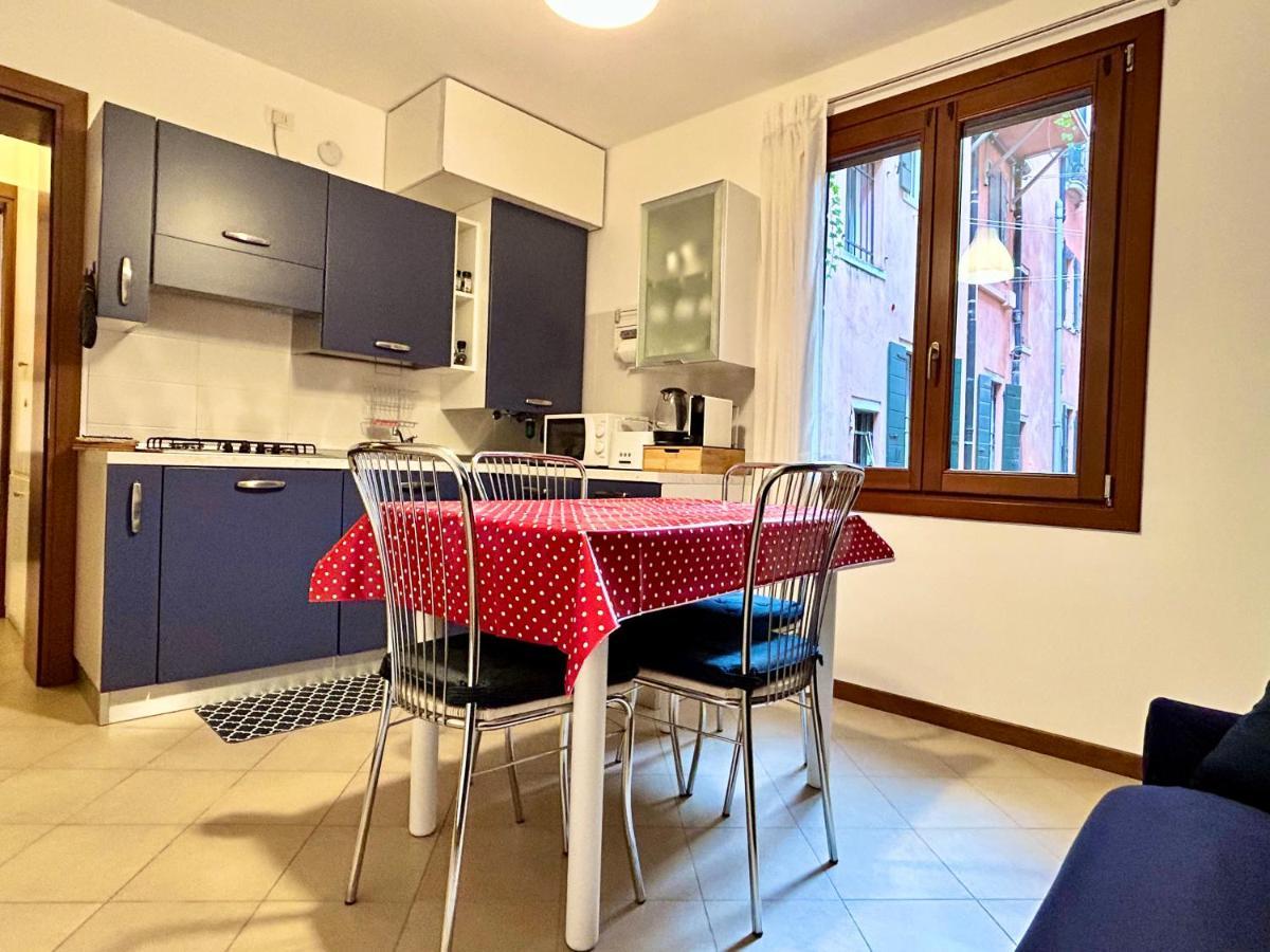 Central Flat Romantic Domus Remedio Venedig Exterior foto