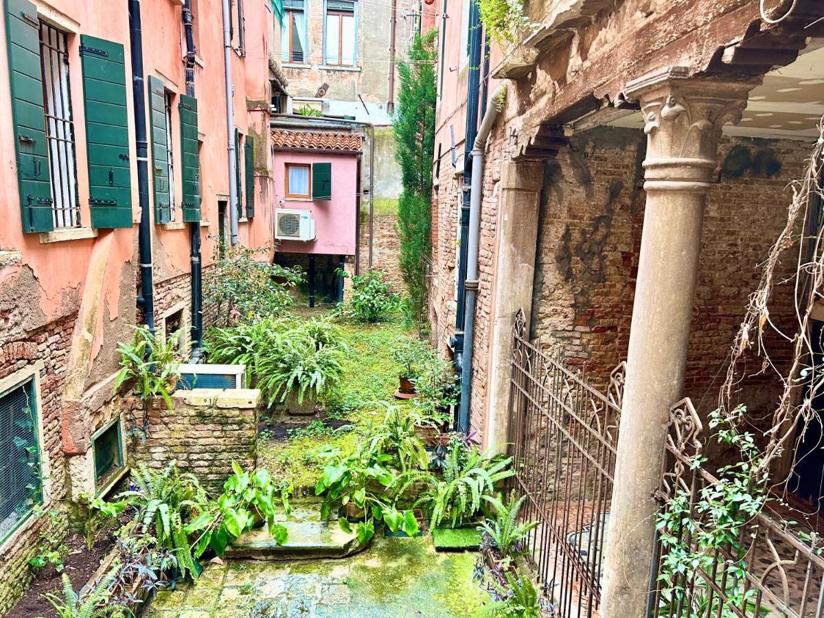 Central Flat Romantic Domus Remedio Venedig Exterior foto